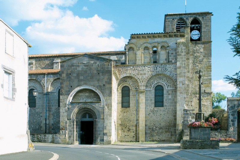 eglise-can63-245-0107-134