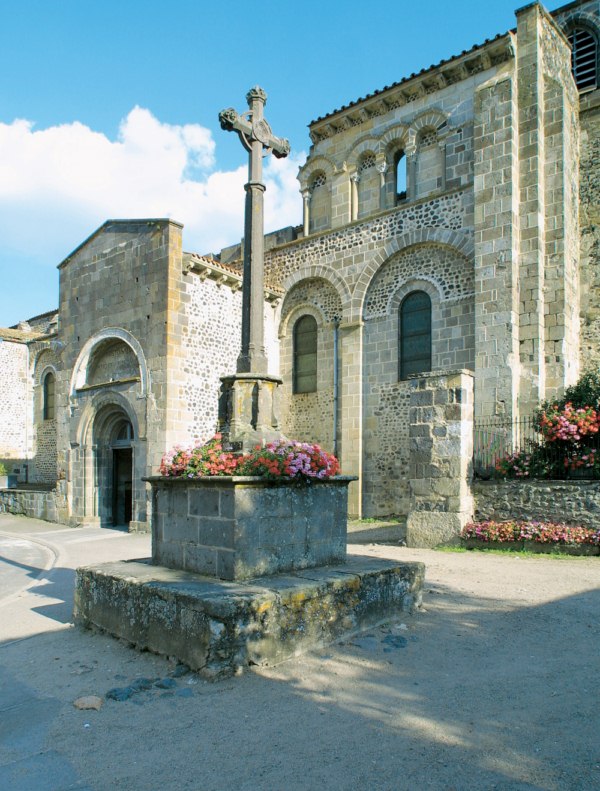 eglise-can63-245-0107-138